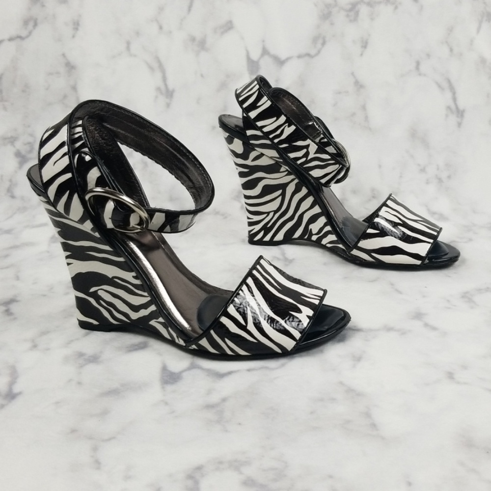 Wild Diva Animal Print Zebra Wedge Sandals size 8
